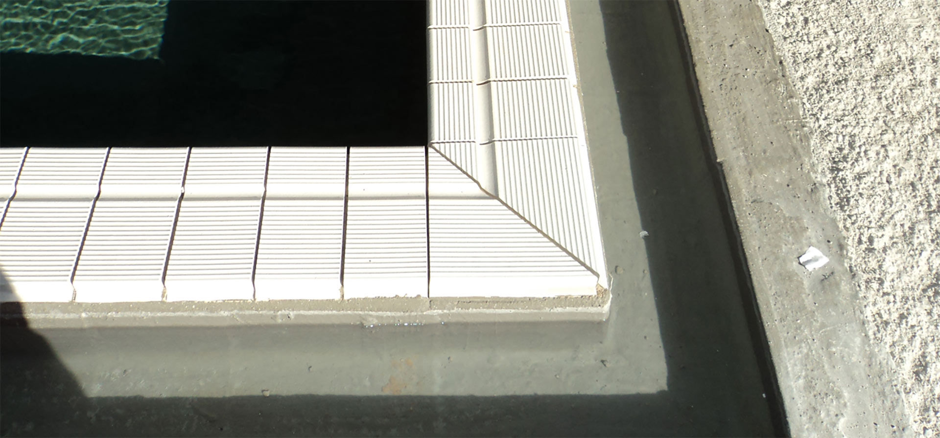 fixcer-piscinas-hormigon-impermeabilizar-canaletas